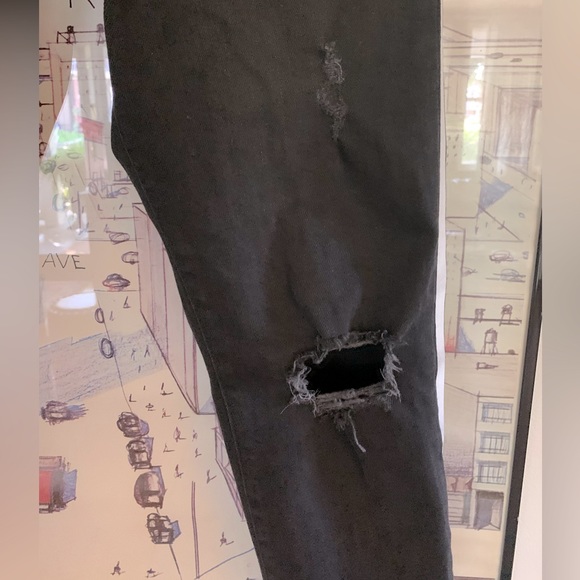 Zara black denim with paint stripe down sides and ripped knees size 32 - Picture 4 of 7